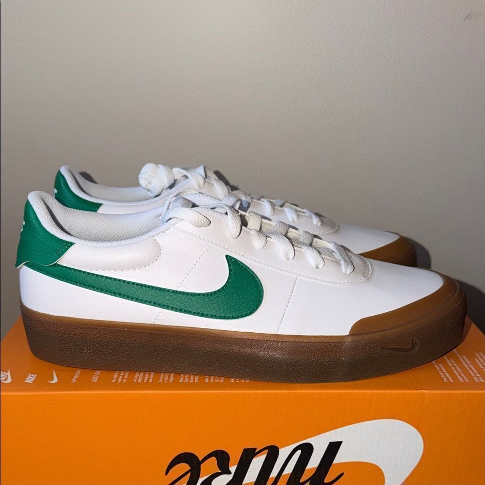 Nike Court Shot White Malachite Green FQ8146-109 Men’s Size 9.5